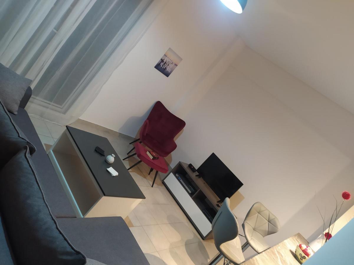 Apartamento Με Θεα Το Λιμανι El Pireo Exterior foto